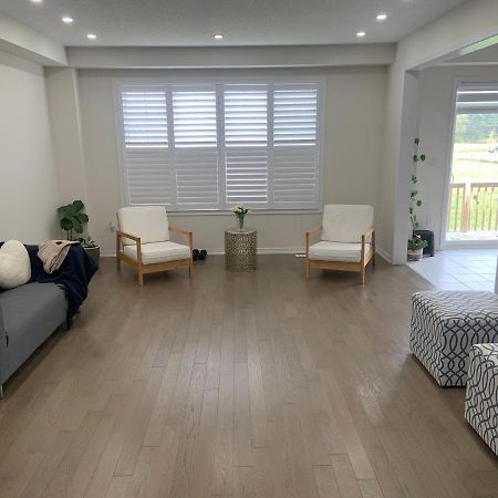 Niagara- Beautiful Cozy Sunfilled Big Complete House Minutes Drive From Falls Villa Thorold Exterior photo