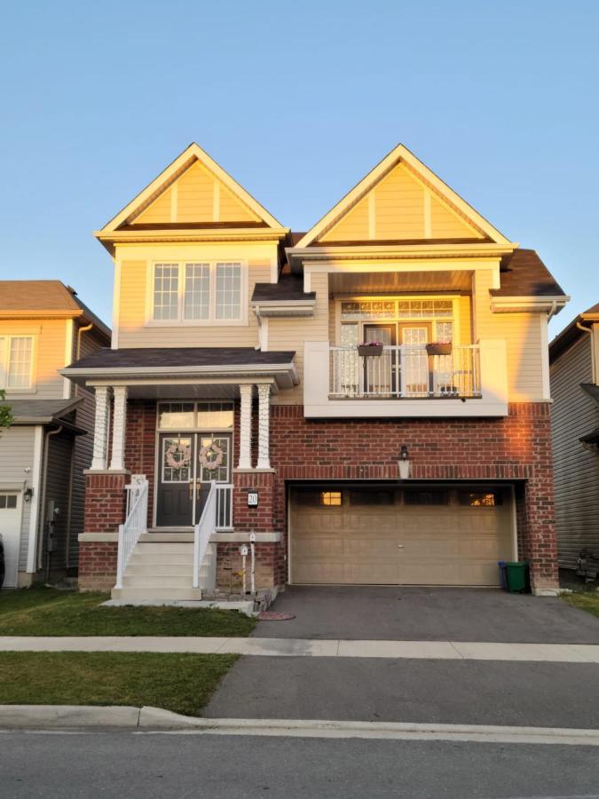 Niagara- Beautiful Cozy Sunfilled Big Complete House Minutes Drive From Falls Villa Thorold Exterior photo
