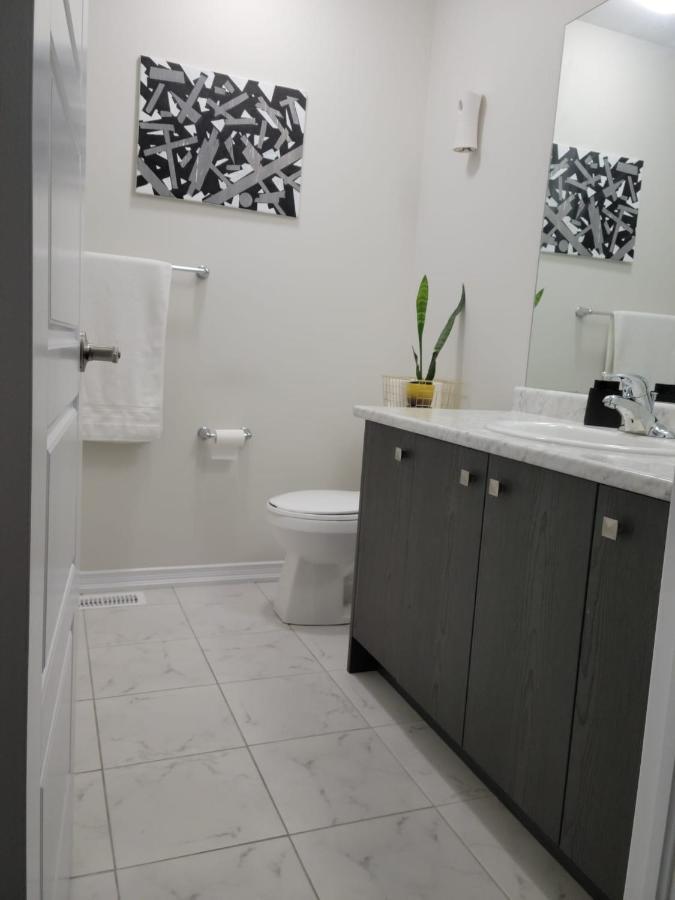 Niagara- Beautiful Cozy Sunfilled Big Complete House Minutes Drive From Falls Villa Thorold Exterior photo