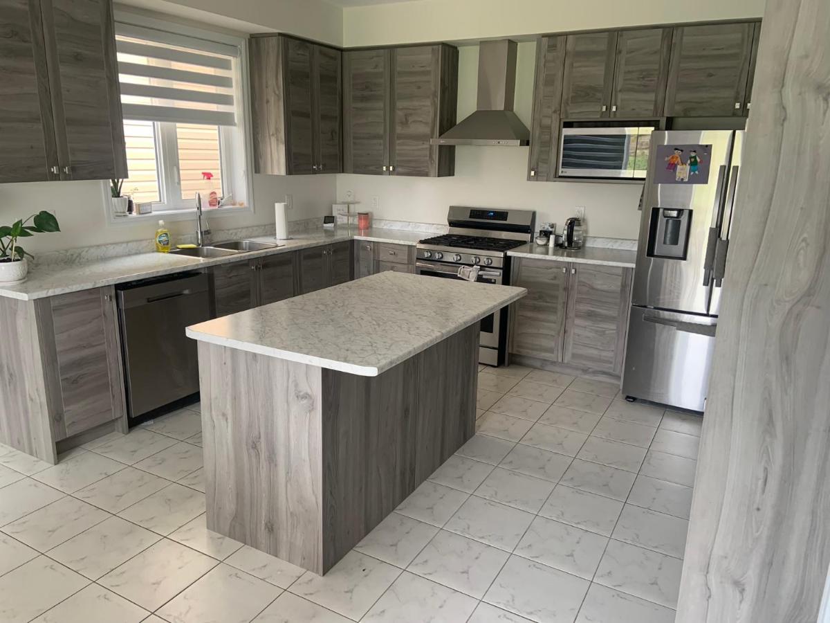 Niagara- Beautiful Cozy Sunfilled Big Complete House Minutes Drive From Falls Villa Thorold Exterior photo